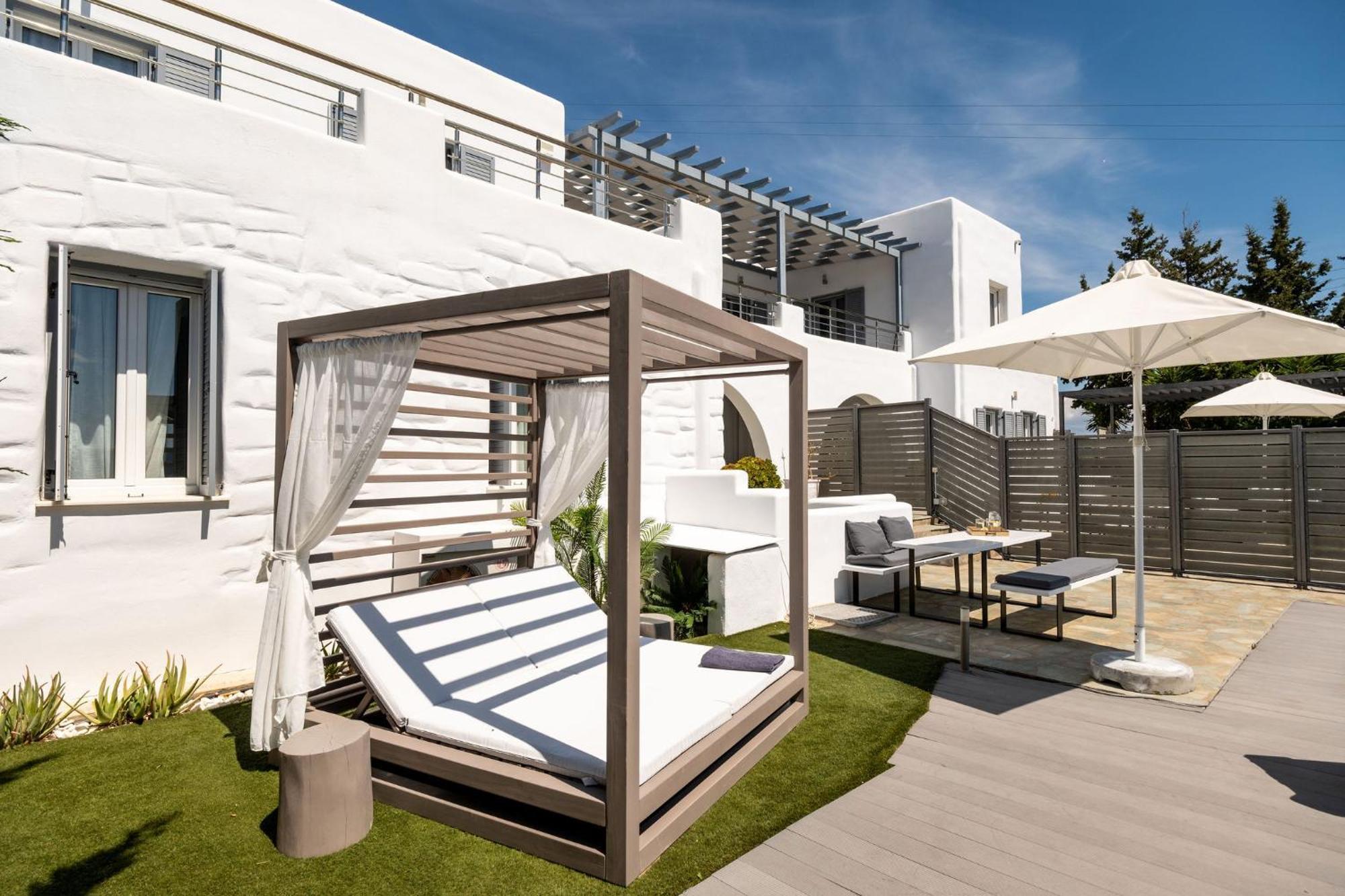 Azzurro Bianco Suites Parikia  Exterior photo